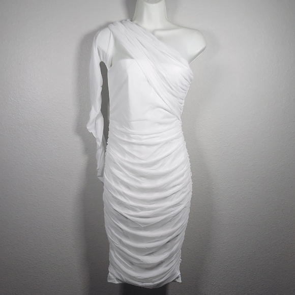 DRESS TELLS Dresses & Skirts - Chic One-Shoulder White Dress